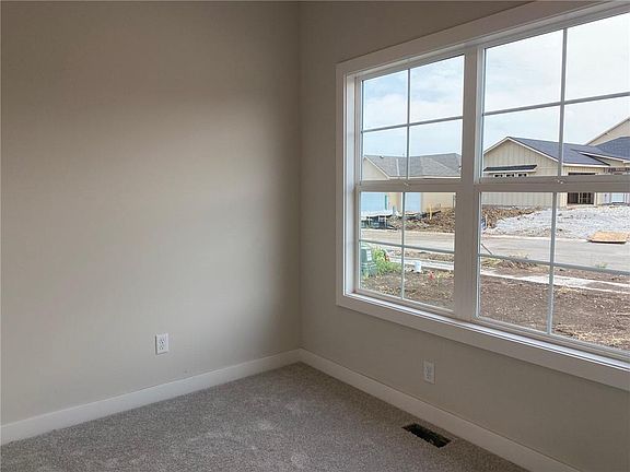 4th image of 19338 Skyview Ln