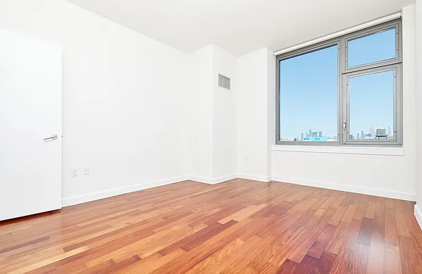 Rented by PocketBroker Inc | media 25