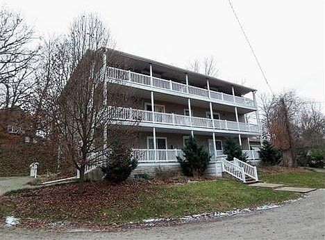 3rd image of 401 Forest Ln