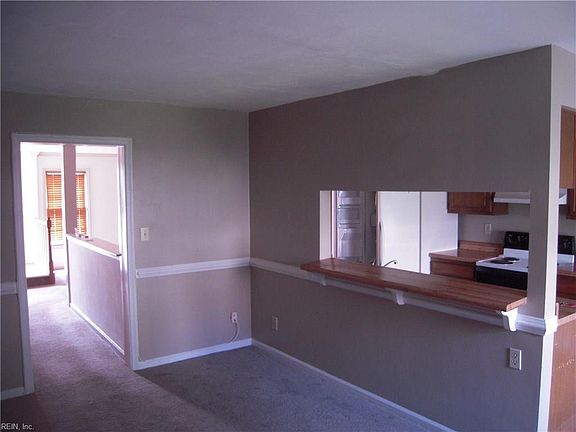 3rd image of 312 Gambrill Ct