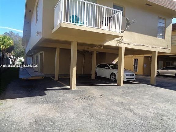 4th image of 16150 NE 21st Ave APT 6