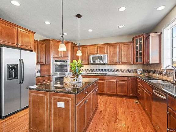 2nd image of 10896 Valleybrook Circle