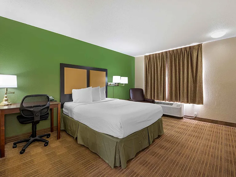 Studio Suite - 1 Queen Bed
