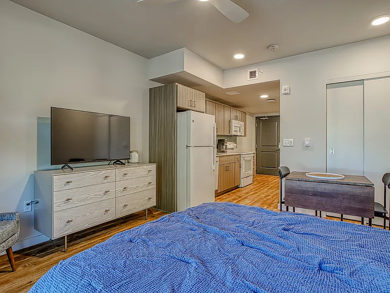 Wynne Watts Commons — Photo 12