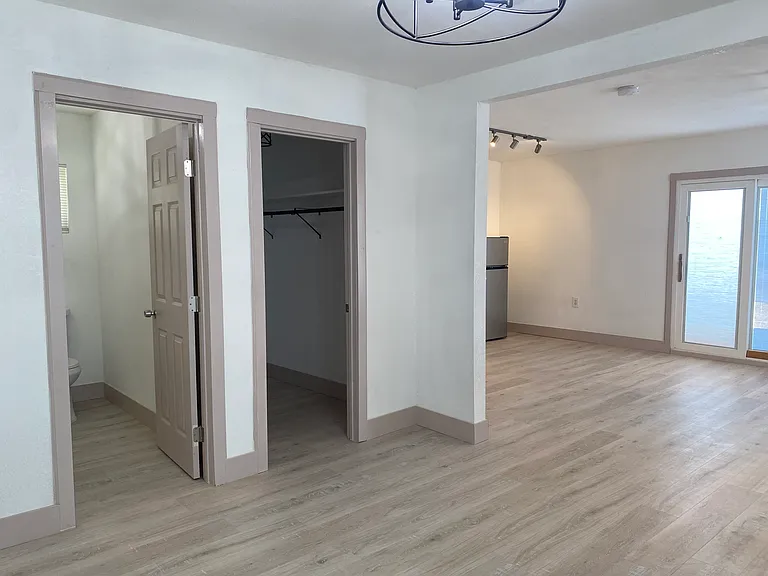 116 Wetherley Dr — Photo 7