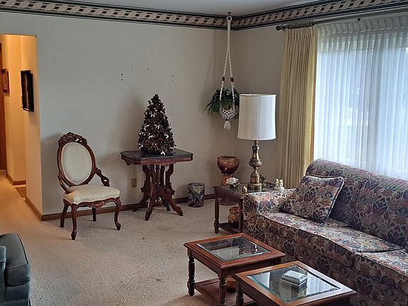 2nd image of 215 Swainford Dr