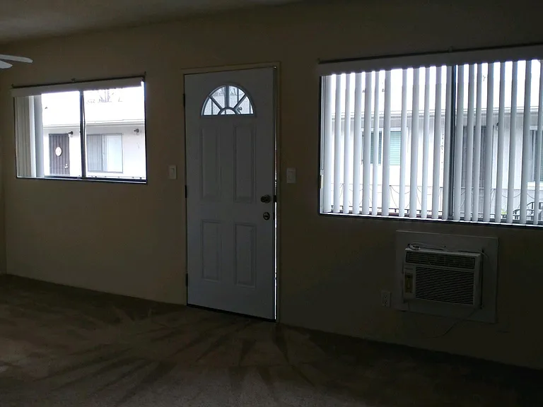 10136 Scott Ave — Photo 9