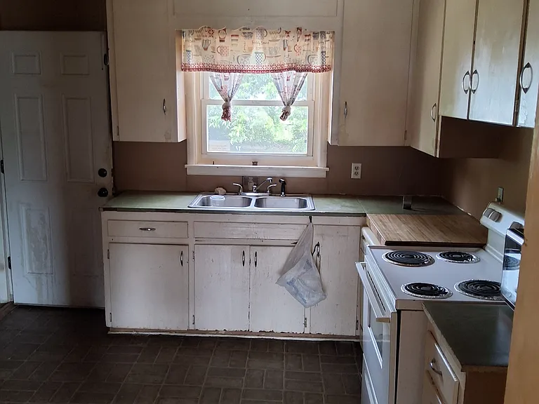 129 S 42nd West Ave — Photo 9