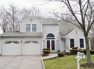 15 Walnut Ct, Matawan, NJ 07747