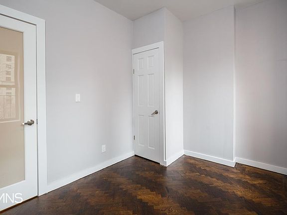 4th image of 340 W 49th St APT 5FE