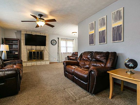4th image of 1910 Saint Anne Ct