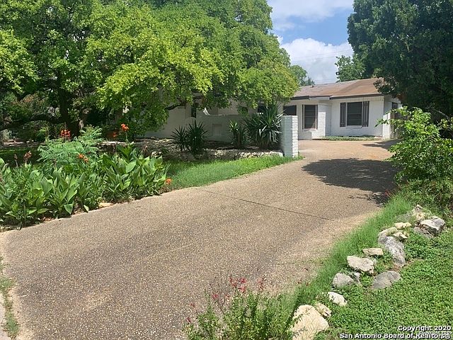 1st image of 2819 Briarfield Dr