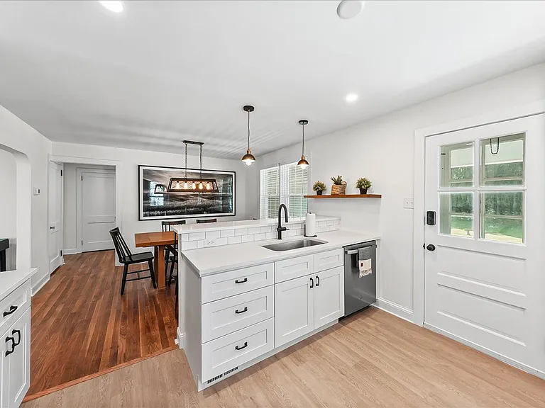 8 Stanton Ave — Photo 9