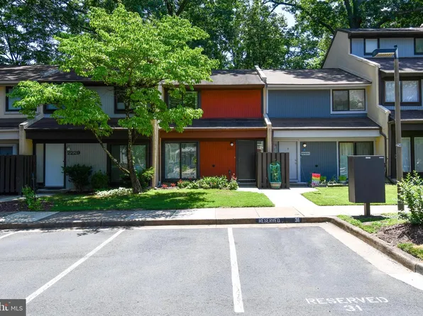 2231 Cartwright Pl, Reston, VA 20191