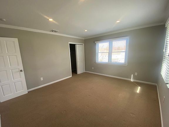 4th image of 3 1/2 Seitz Ln APT 2