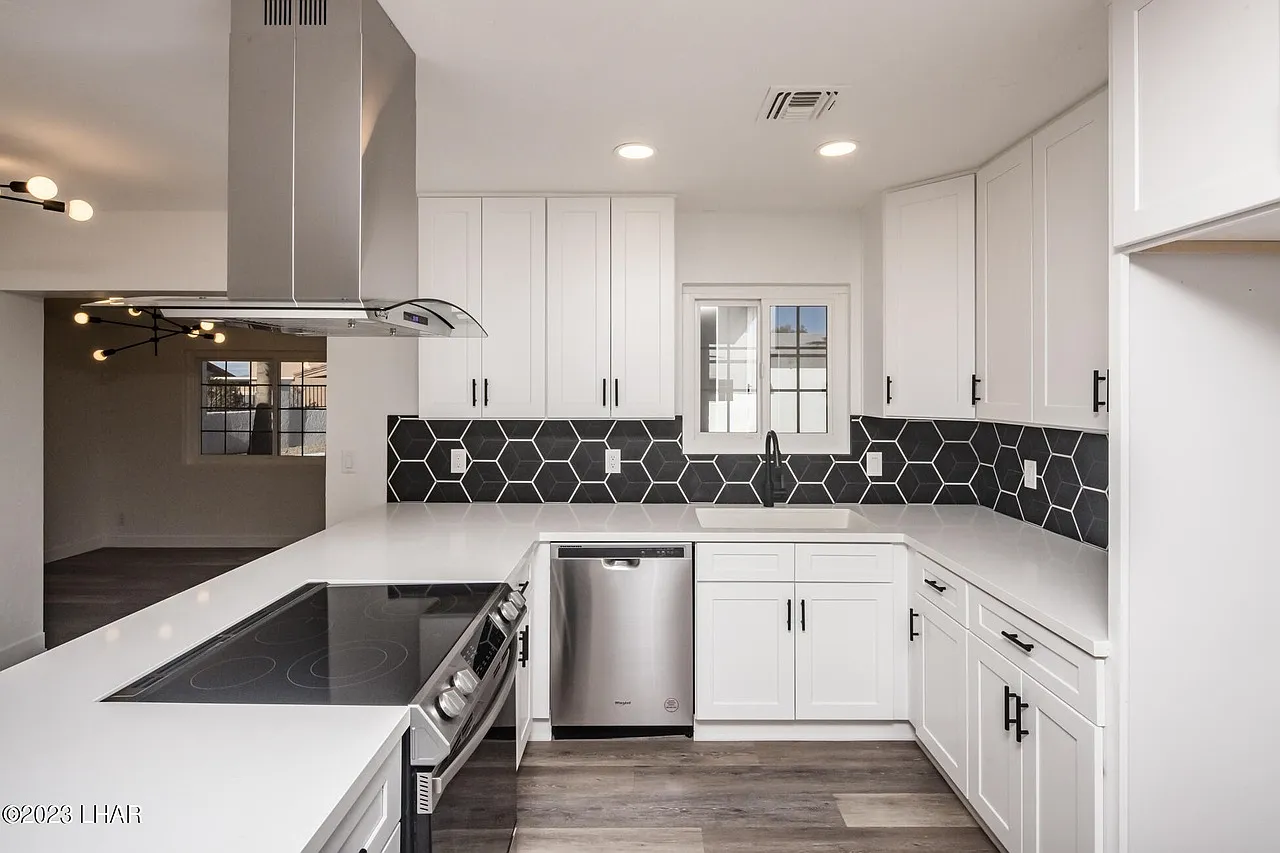 4 bed, 1947 sqft, $2,900 — Photo 4