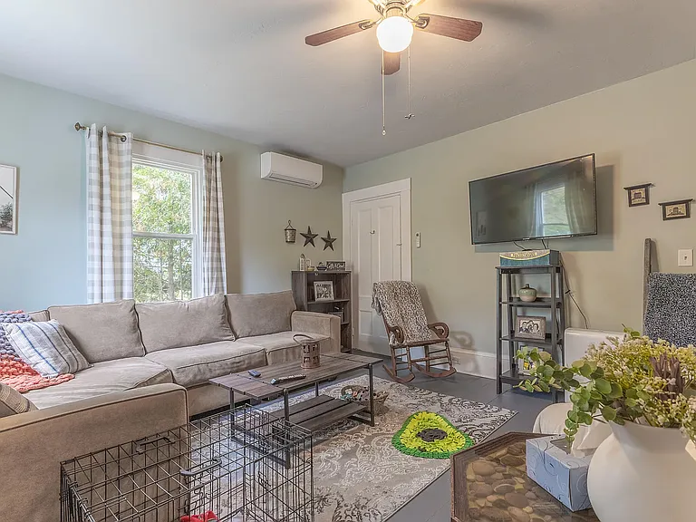 19 Central St #19 — Photo 1