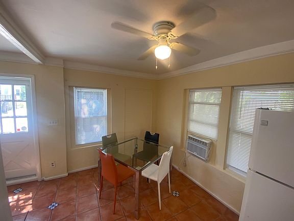 4th image of 811 Kanuga Dr #1/2