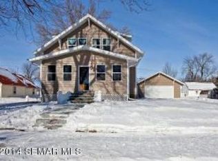 320 1st St NE, Hayfield, MN 55940