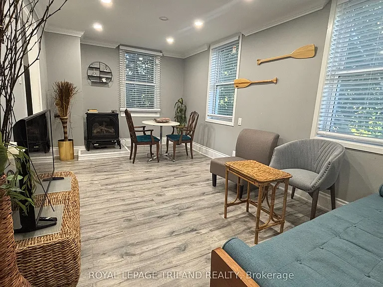 4597 Sunset Rd — Photo 3