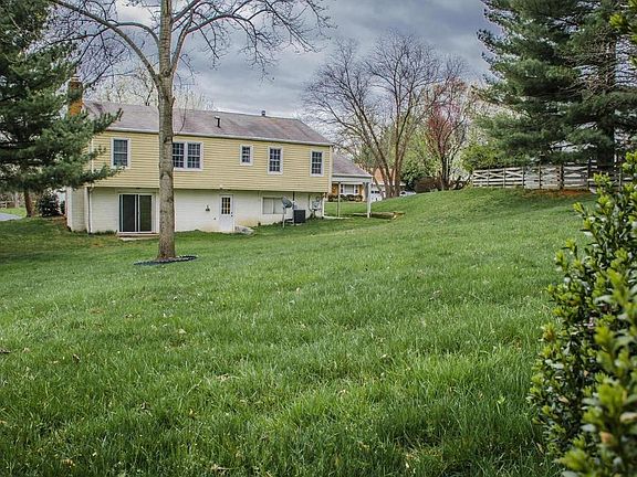 3rd image of 15524 Peach Leaf Ln