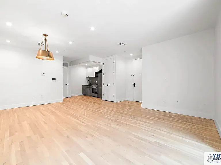153 Erasmus St #1F — Photo 3