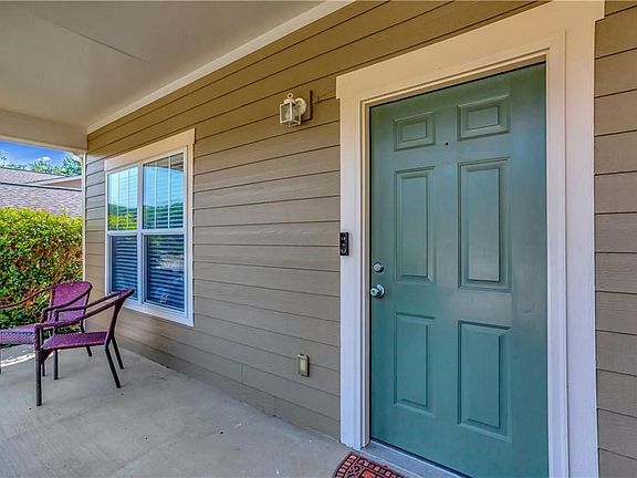 4th image of 306 Shallow Dr