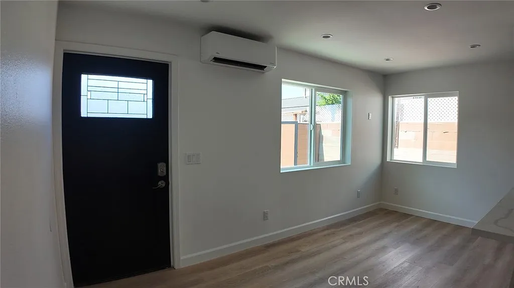 2 bed, 800 sqft, $2,800 — Photo 3