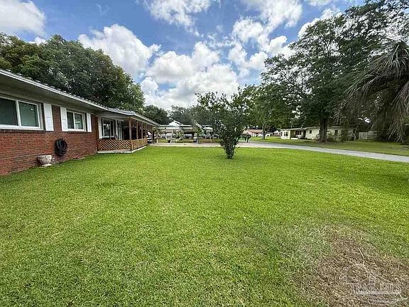 3rd image of 18 Cambridge Ave