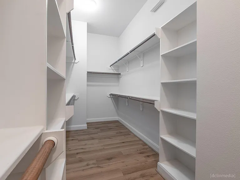 1224 Thompson — Photo 31