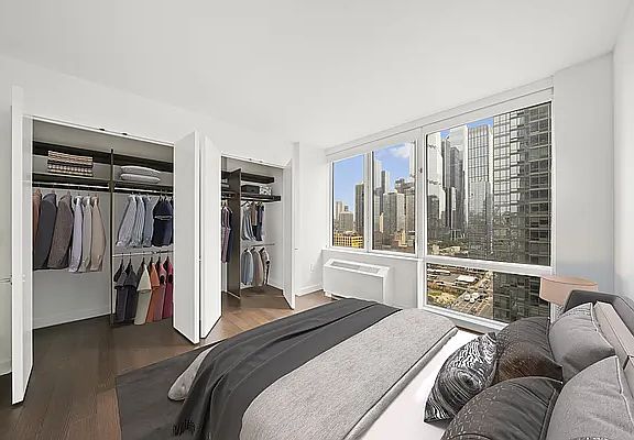 3rd image of 605 W 42nd St #52I