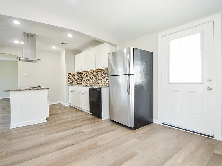 5238 Keystone St — Photo 15