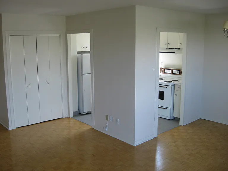 27 Henderson Ave — Photo 16
