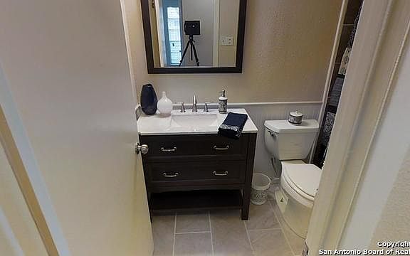 3rd image of 4351 Greystone Dr