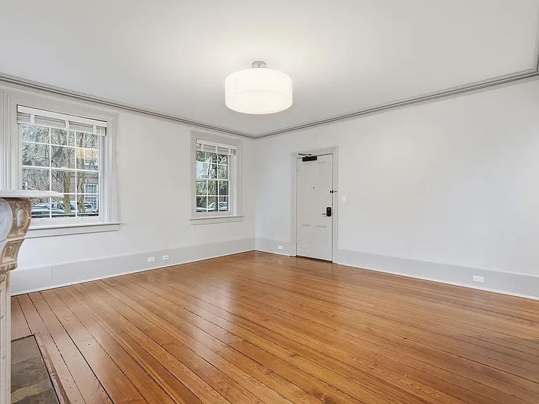 124 E McDonough St — Photo 46
