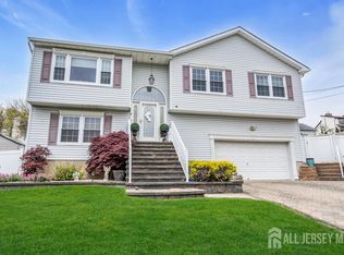 6 Muravski Ct, South River, NJ 08882