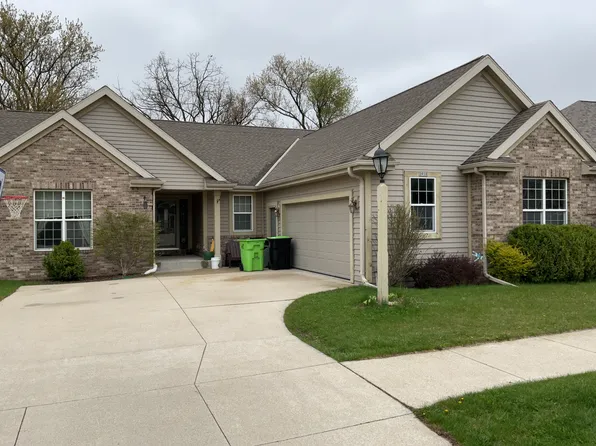 2910 Gateway Ave, Hartford, WI 53027