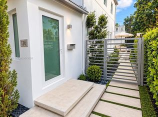126 NE 43rd St #2, Miami, FL 33137