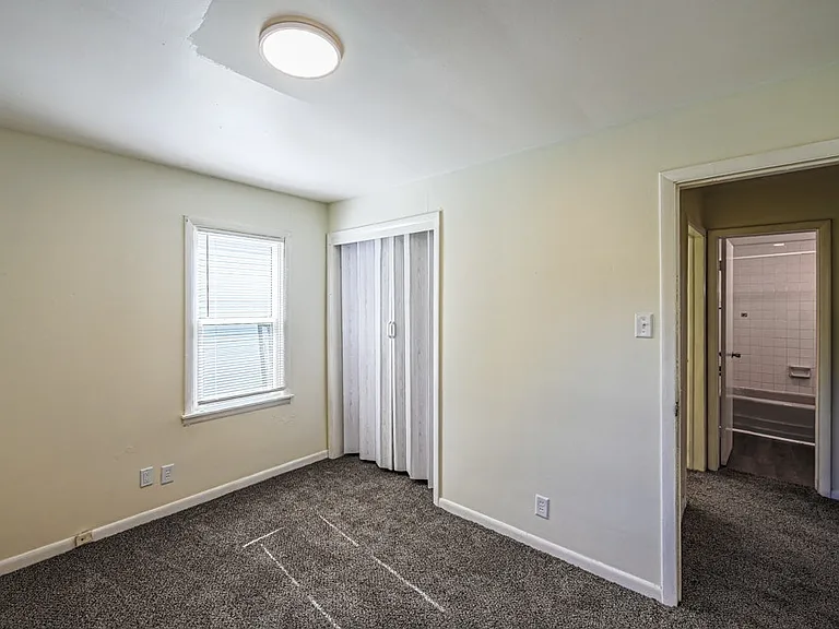 1909 Taylor Ave — Photo 17