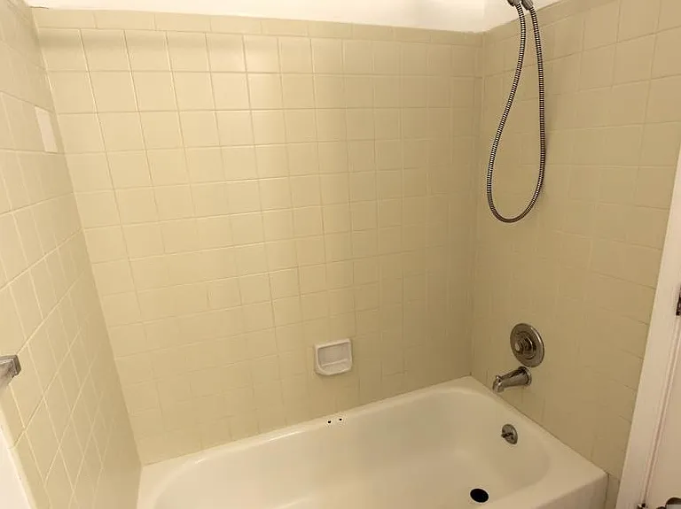 1645 Arlyn Cir #A — Photo 17