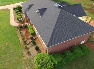 102 Mountain View Ct, Pickens, SC 29671