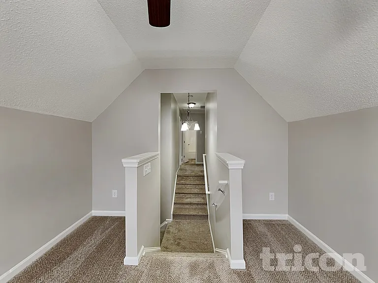 5818 Greenway Vista Ln — Photo 17