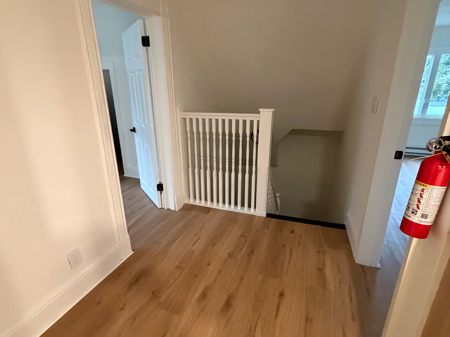2 bed, 650 sqft, $2,100 — Photo 3