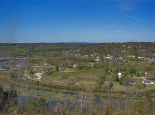 102 Harding Blvd, Cotter, AR 72626