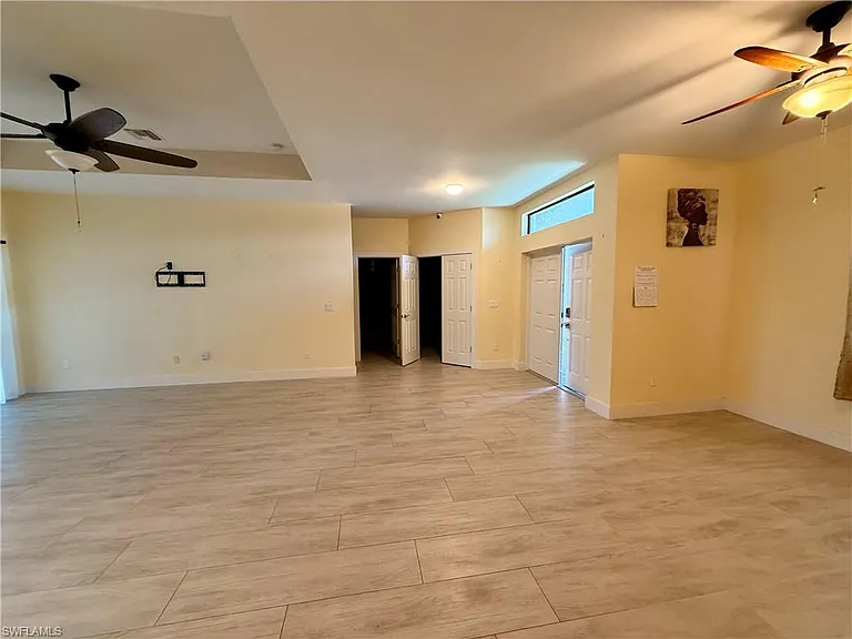 5560 Belrose St — Photo 21
