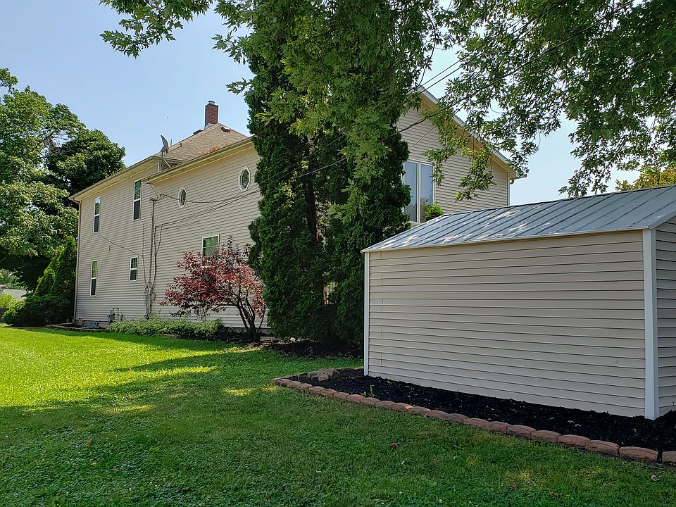 1st image of 305 N Walnut St