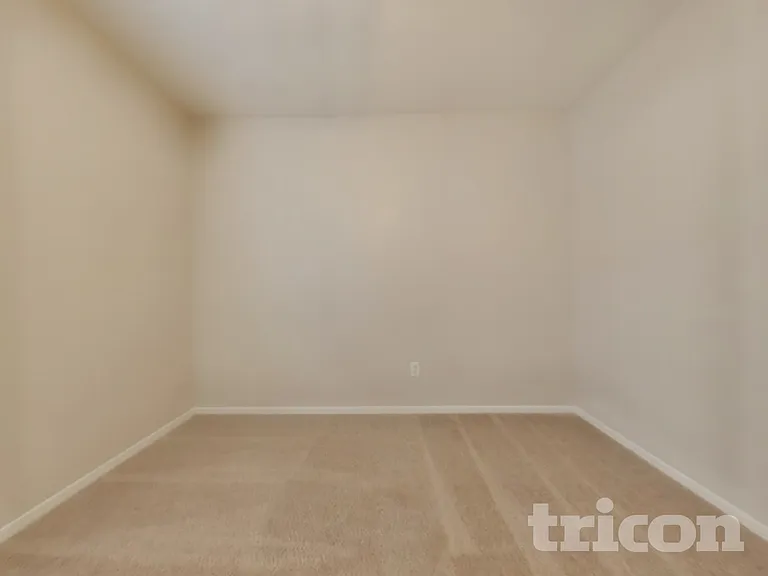 10819 W Virginia Ave — Photo 13