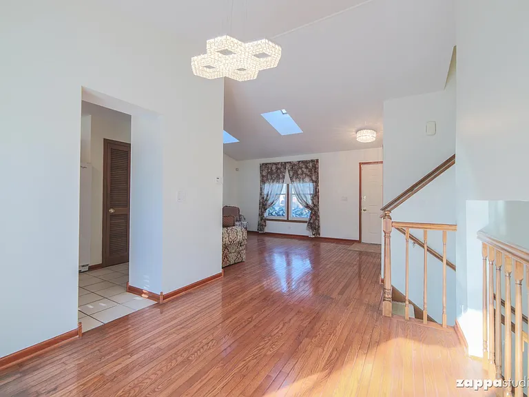 2705 Laurel Ct — Photo 16