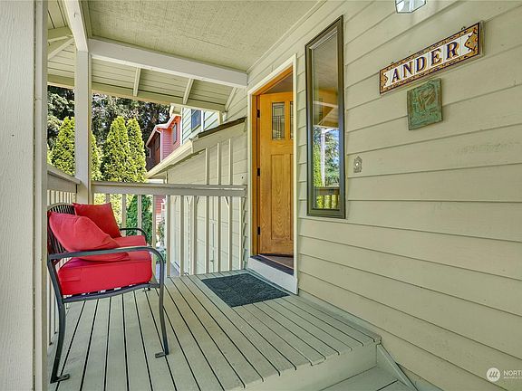 3rd image of 6720 119th Avenue SE
