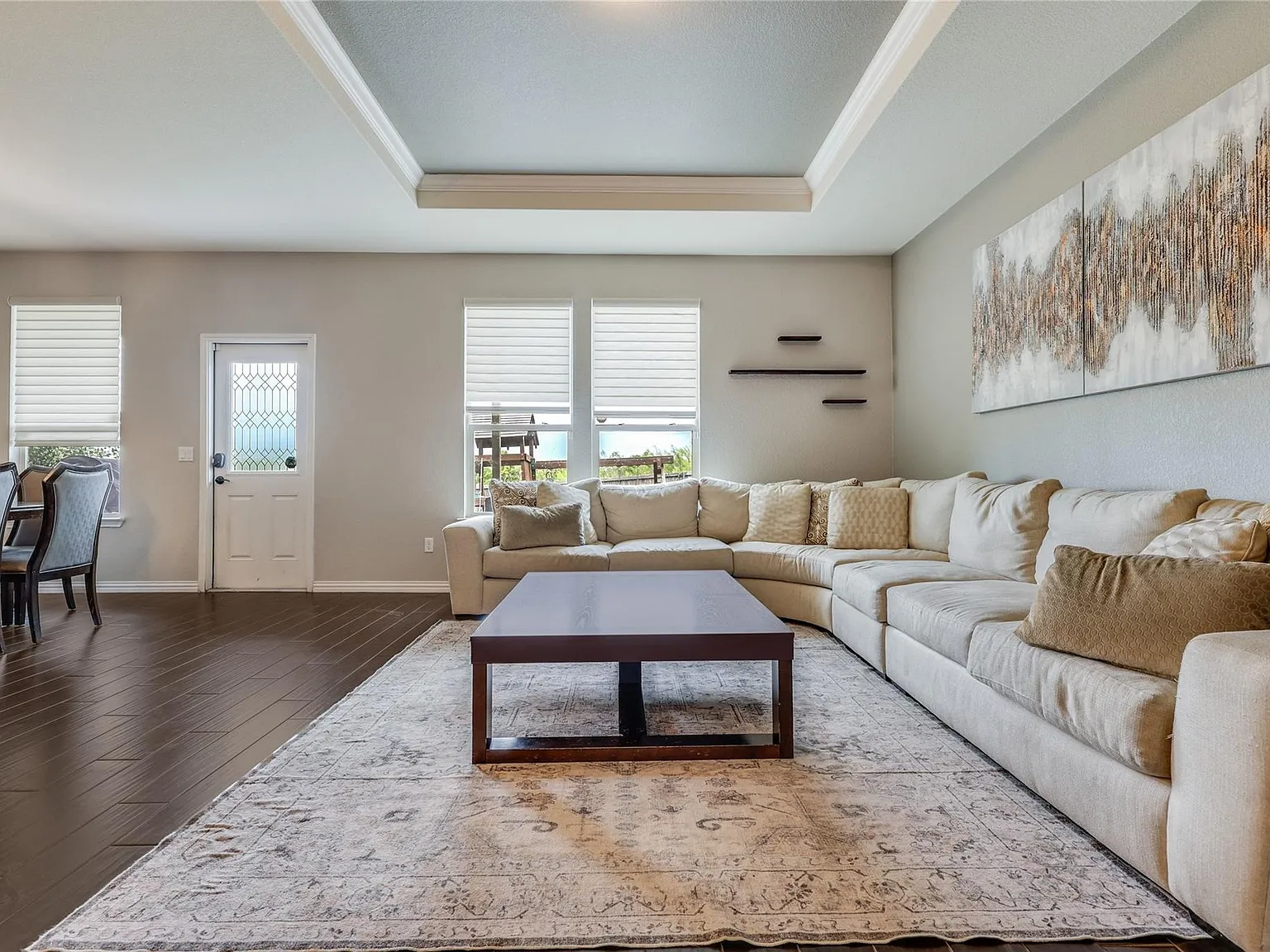 5 bed, 3.5 bath, 3025 sqft, $2,600 — Photo 3